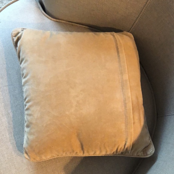 Beautiful Chocolate Labrador Handmade Needlepoint Pillow by Imperial Elegance - Picture 3 of 9